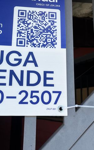 Casa à venda com 92m², 3 quartos e 2 vagas Casa à venda com 92m², 3 quartos e 2 vagasFachada/Placa