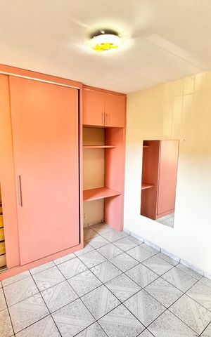 Casa à venda com 92m², 3 quartos e 2 vagas Casa à venda com 92m², 3 quartos e 2 vagasQuarto 1