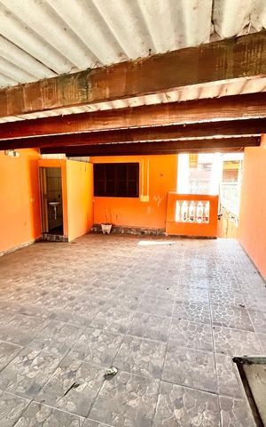 Casa à venda com 92m², 3 quartos e 2 vagas Casa à venda com 92m², 3 quartos e 2 vagasVaranda gourmet