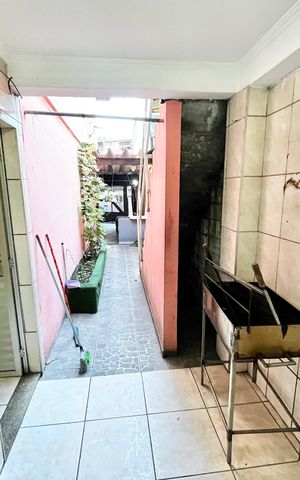Casa à venda com 92m², 3 quartos e 2 vagas Casa à venda com 92m², 3 quartos e 2 vagasÁrea de Serviço