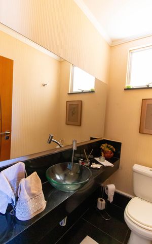 Casa de condomínio à venda com 500m², 4 quartos e 3 vagas
