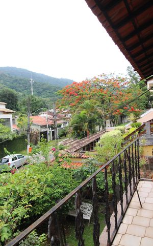 Casa de condomínio à venda com 392m², 4 quartos e 2 vagasSuíte 1 - Varanda