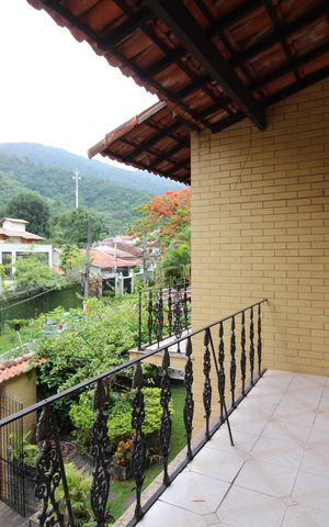 Casa de condomínio à venda com 392m², 4 quartos e 2 vagasSuíte 3 - Varanda