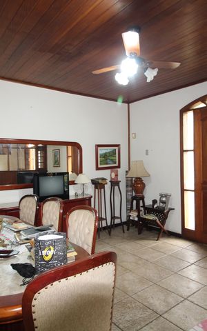 Casa de condomínio à venda com 392m², 4 quartos e 2 vagasSala 1
