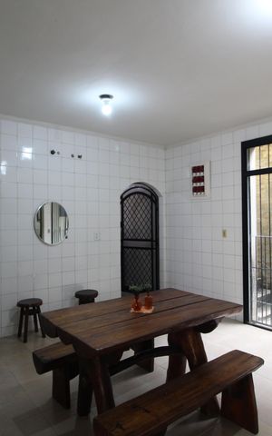Casa de condomínio à venda com 392m², 4 quartos e 2 vagasCopa
