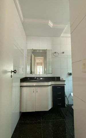 Apartamento à venda com 175m², 3 quartos e 2 vagasbanho