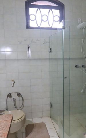 Casa para alugar com 900m², 5 quartos e sem vaga Casa para alugar com 900m², 5 quartos e sem vagaBanheiro da Suíte 2