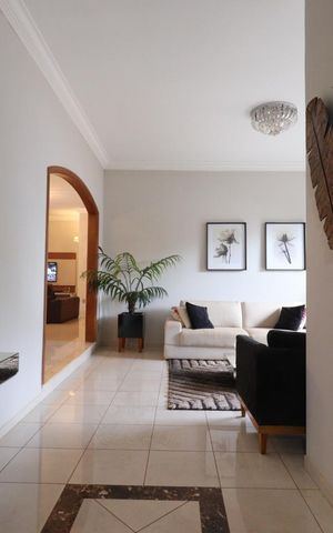 Casa para alugar com 900m², 5 quartos e sem vaga Casa para alugar com 900m², 5 quartos e sem vagaEntrada