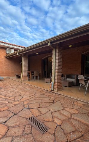 Casa para alugar com 900m², 5 quartos e sem vaga Casa para alugar com 900m², 5 quartos e sem vagaÁrea gourmet