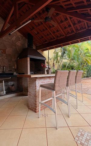 Casa para alugar com 900m², 5 quartos e sem vaga Casa para alugar com 900m², 5 quartos e sem vagaÁrea de lazer