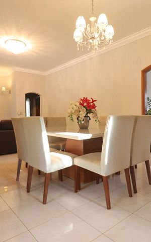 Casa para alugar com 900m², 5 quartos e sem vaga Casa para alugar com 900m², 5 quartos e sem vagaSala