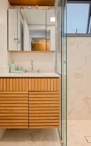 Apartamento à venda com 85m², 2 quartos e 2 vagas Apartamento à venda com 85m², 2 quartos e 2 vagasBanheiro da Suíte 1