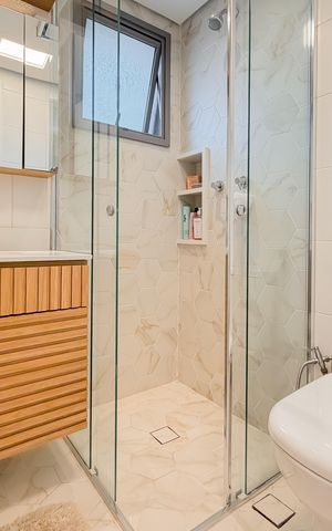 Apartamento à venda com 85m², 2 quartos e 2 vagas Apartamento à venda com 85m², 2 quartos e 2 vagasBanheiro da Suíte 1