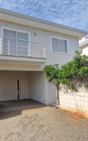 Casa de condomínio à venda com 191m², 4 quartos e 4 vagas