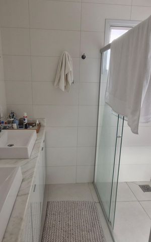 Casa de condomínio à venda com 191m², 4 quartos e 4 vagas