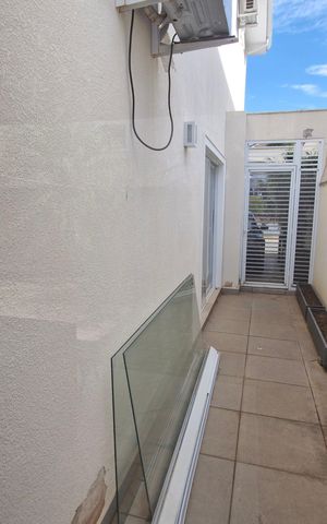Casa de condomínio à venda com 191m², 4 quartos e 4 vagas