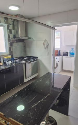 Casa de condomínio à venda com 191m², 4 quartos e 4 vagas