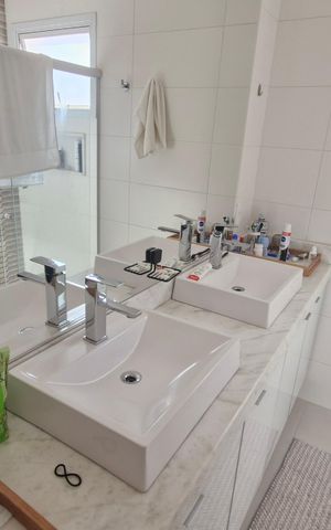 Casa de condomínio à venda com 191m², 4 quartos e 4 vagas