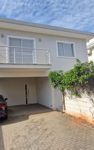 Casa de condomínio à venda com 191m², 4 quartos e 4 vagas
