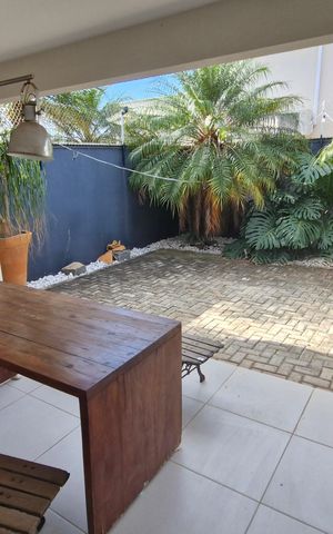 Casa de condomínio à venda com 191m², 4 quartos e 4 vagas