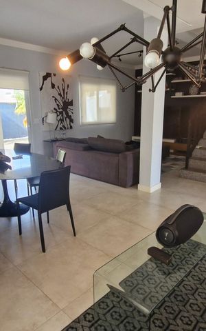 Casa de condomínio à venda com 191m², 4 quartos e 4 vagas