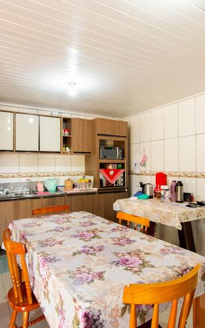Casa à venda com 63m², 2 quartos e 3 vagas