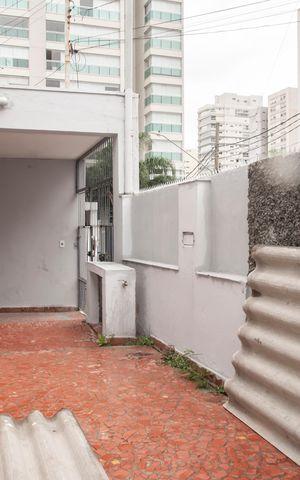 Casa para alugar com 80m², 1 quarto e 1 vagaQuintal/Frente