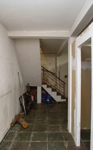 Casa à venda com 180m², 3 quartos e 2 vagasSalão