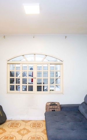 Casa à venda com 180m², 3 quartos e 2 vagasSala de TV