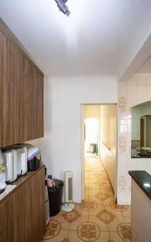 Casa à venda com 180m², 3 quartos e 2 vagasÁrea de Serviço 2