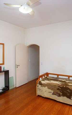 Casa à venda com 180m², 3 quartos e 2 vagasQuarto Suite