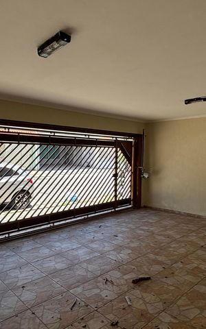 Casa à venda com 265m², 3 quartos e 2 vagasGaragem