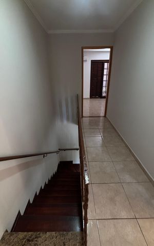 Casa à venda com 265m², 3 quartos e 2 vagasCorredor