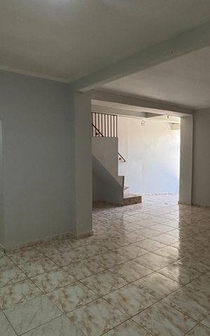 Casa à venda com 265m², 3 quartos e 2 vagasPorão