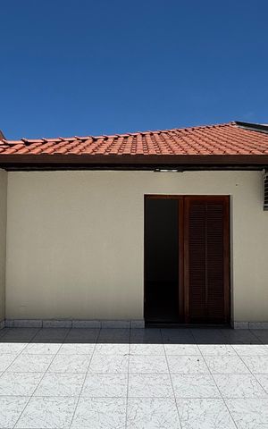 Casa à venda com 265m², 3 quartos e 2 vagasSuite Varanda