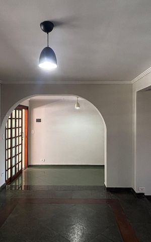Casa à venda com 265m², 3 quartos e 2 vagasSala