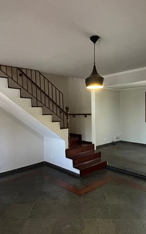 Casa à venda com 265m², 3 quartos e 2 vagasSala