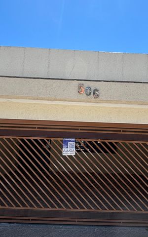 Casa à venda com 265m², 3 quartos e 2 vagasFachada