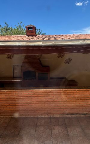 Casa à venda com 265m², 3 quartos e 2 vagasEspaço Gourmet - Quintal