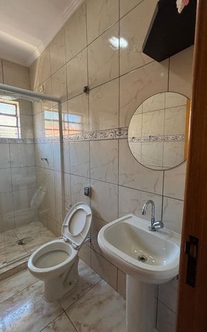Casa à venda com 265m², 3 quartos e 2 vagasPorão - Banheiro
