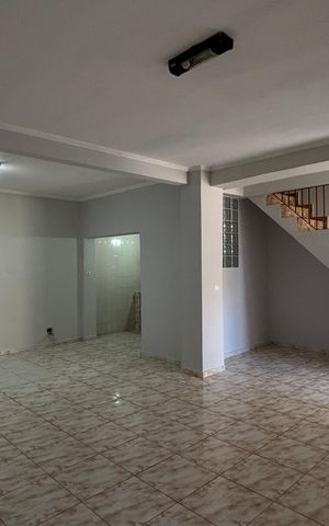 Casa à venda com 265m², 3 quartos e 2 vagasPorão