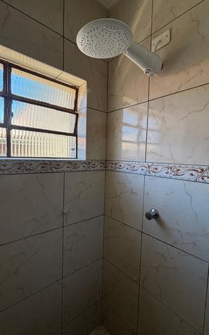 Casa à venda com 265m², 3 quartos e 2 vagasPorão - Banheiro