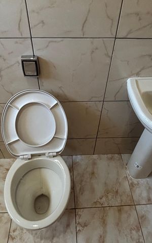 Casa à venda com 265m², 3 quartos e 2 vagasPorão - Banheiro