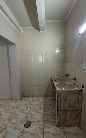 Casa à venda com 265m², 3 quartos e 2 vagasPorão - Area de Serviço