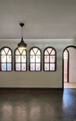 Casa à venda com 265m², 3 quartos e 2 vagasSala