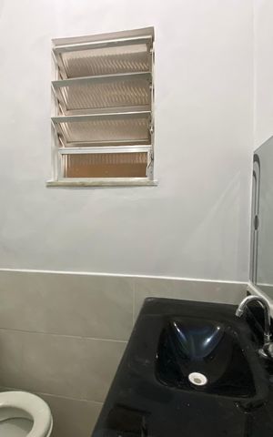Casa à venda com 30m², 1 quarto e sem vaga Casa à venda com 30m², 1 quarto e sem vagaBanheiro