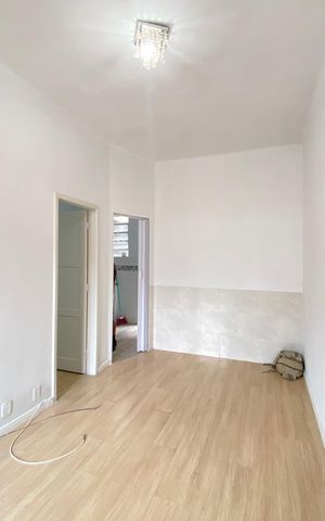 Casa à venda com 30m², 1 quarto e sem vaga Casa à venda com 30m², 1 quarto e sem vagaSala