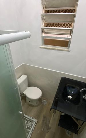 Casa à venda com 30m², 1 quarto e sem vaga Casa à venda com 30m², 1 quarto e sem vagaBanheiro