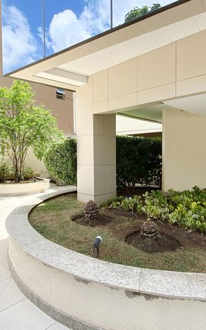 Apartamento à venda com 383m², 4 quartos e 4 vagas Apartamento à venda com 383m², 4 quartos e 4 vagasÁrea comum - Jardim
