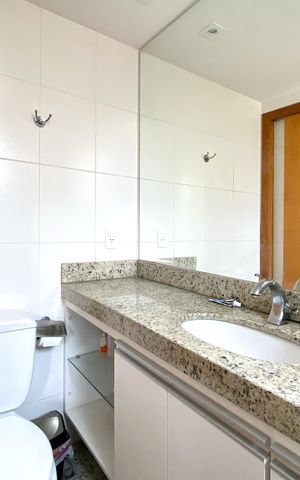 Apartamento à venda com 383m², 4 quartos e 4 vagas Apartamento à venda com 383m², 4 quartos e 4 vagasBanheiro da Suíte 2